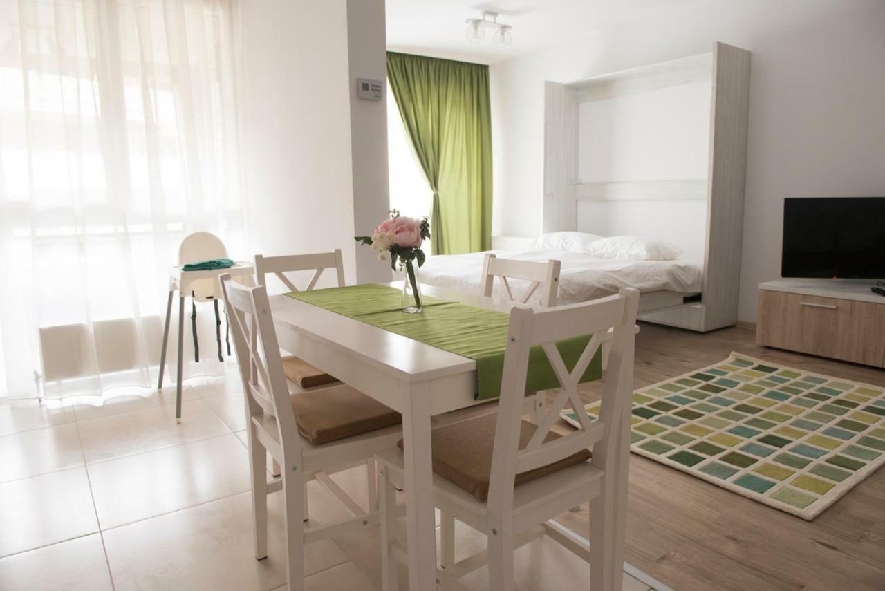 Cassie Apartment בראשוב מראה חיצוני תמונה
